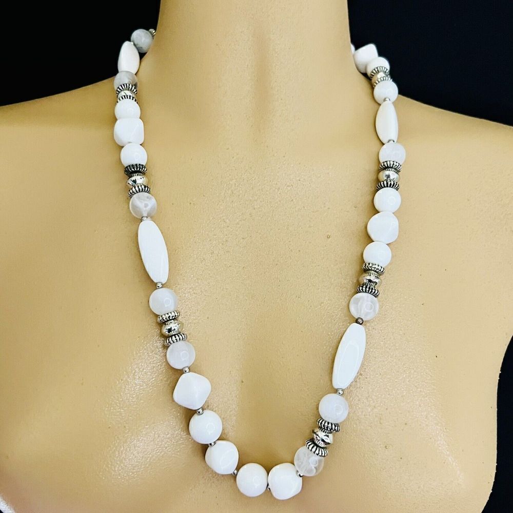 Vintage Lucite Necklace White Silver Tone Statement Beaded Frosted Beads 1089